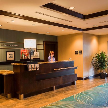 Hampton Inn By Hilton Ottawa Airport エクステリア 写真