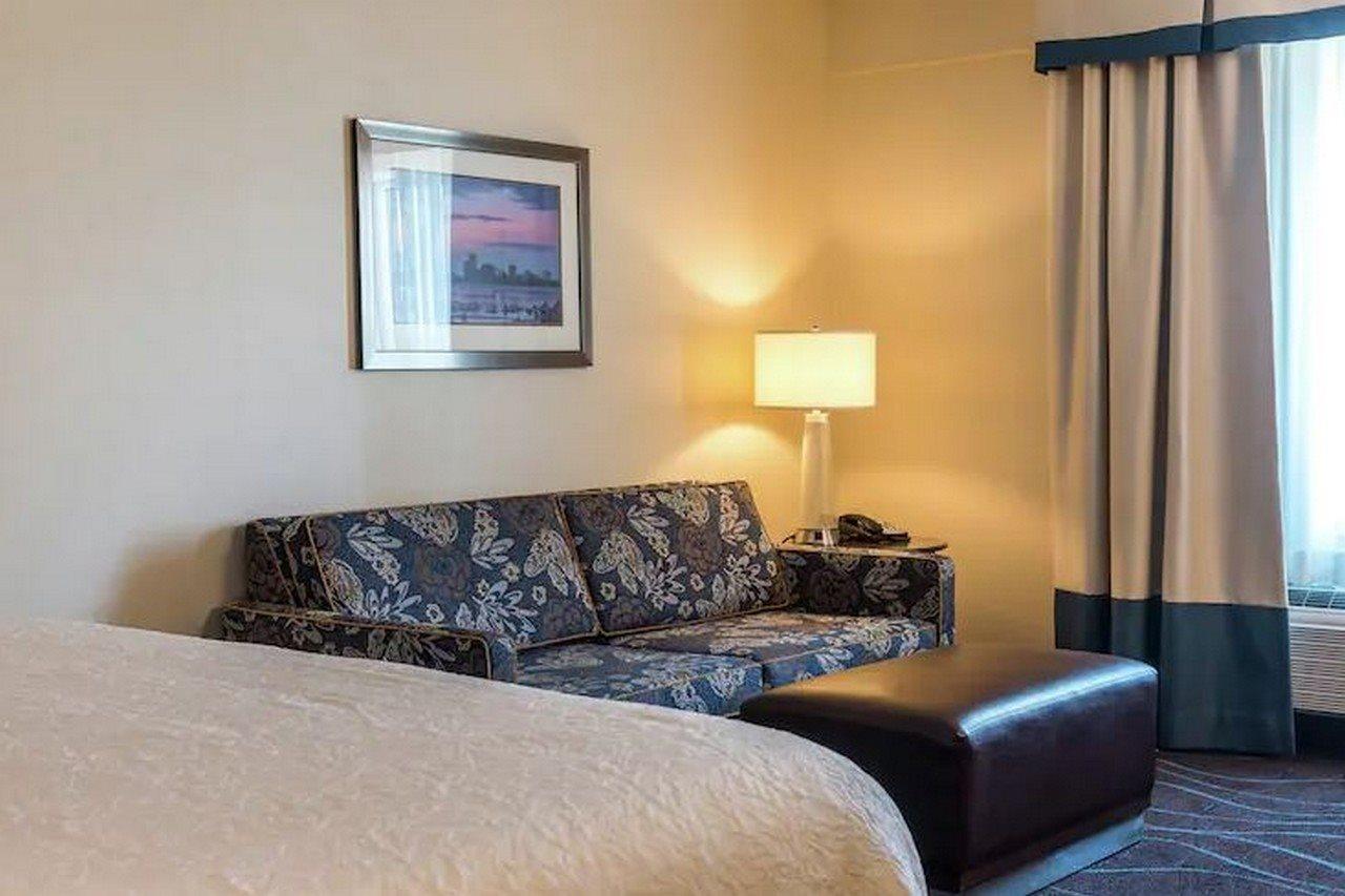 Hampton Inn By Hilton Ottawa Airport エクステリア 写真