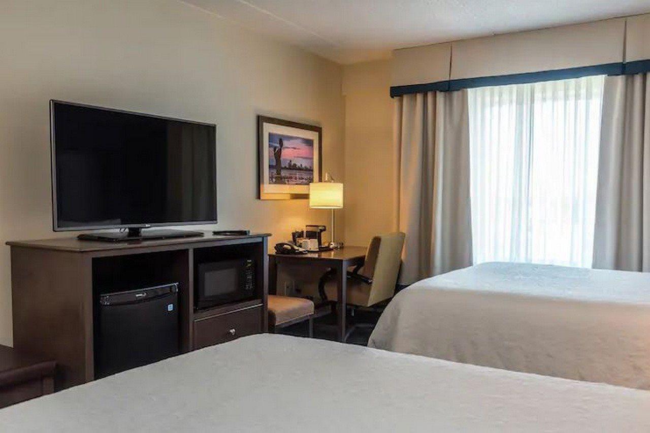 Hampton Inn By Hilton Ottawa Airport エクステリア 写真