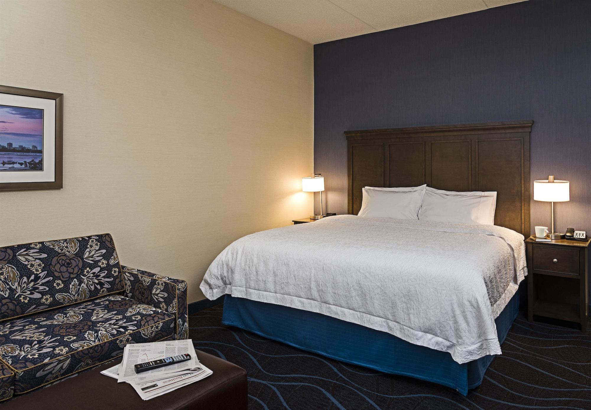 Hampton Inn By Hilton Ottawa Airport エクステリア 写真