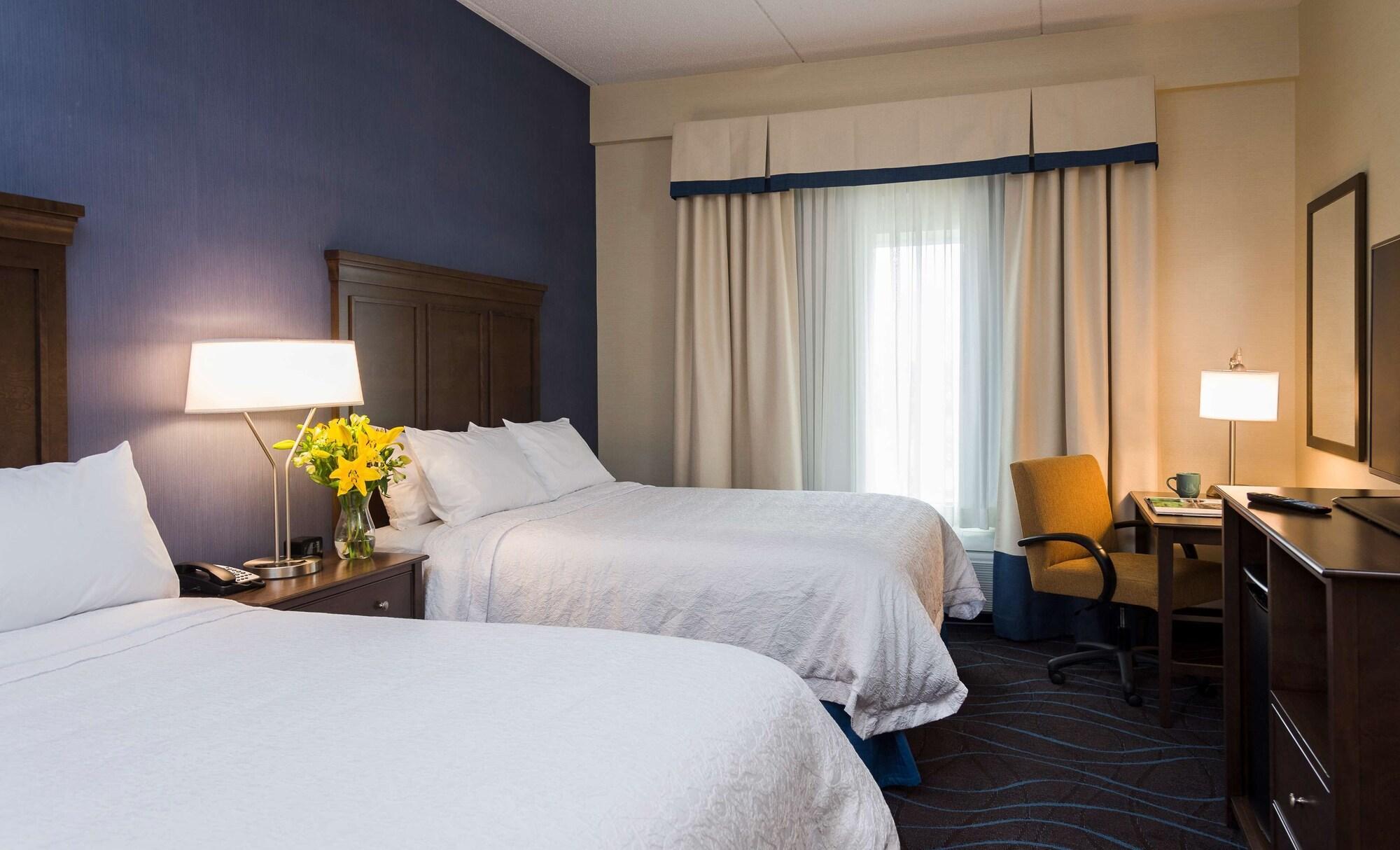 Hampton Inn By Hilton Ottawa Airport エクステリア 写真