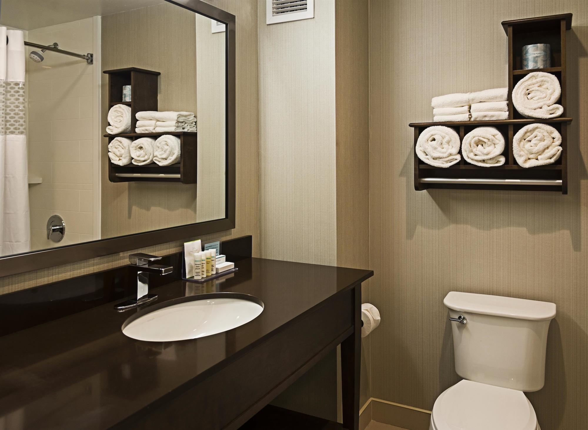 Hampton Inn By Hilton Ottawa Airport エクステリア 写真
