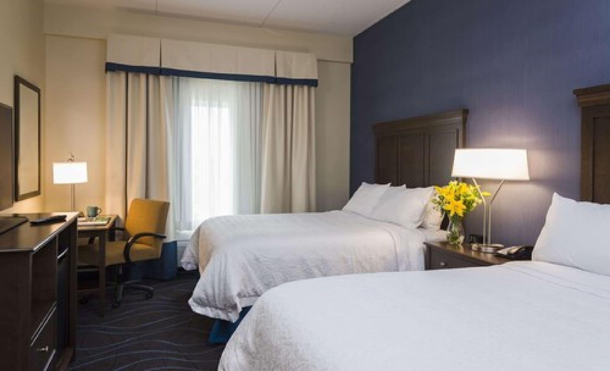 Hampton Inn By Hilton Ottawa Airport エクステリア 写真