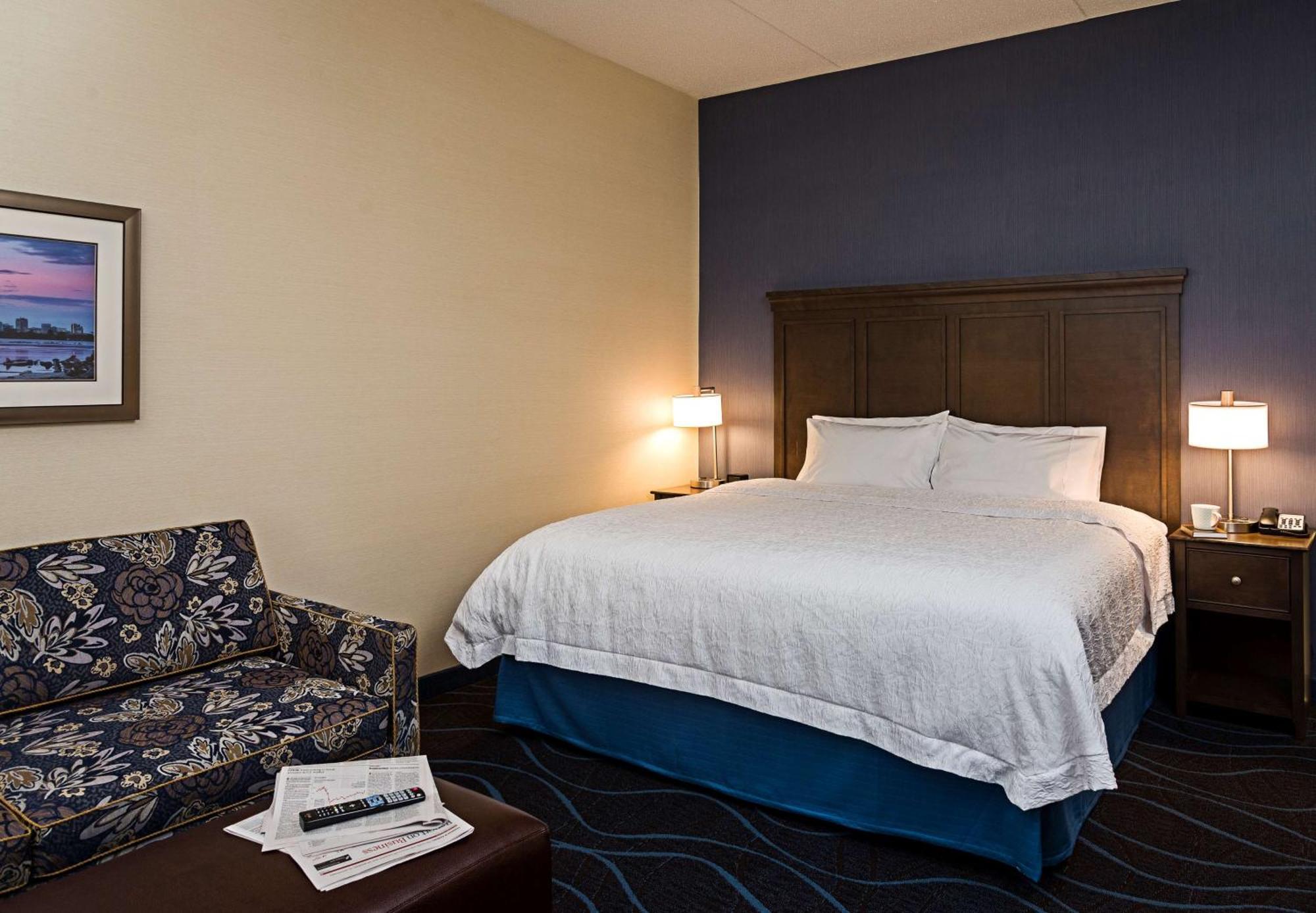 Hampton Inn By Hilton Ottawa Airport エクステリア 写真