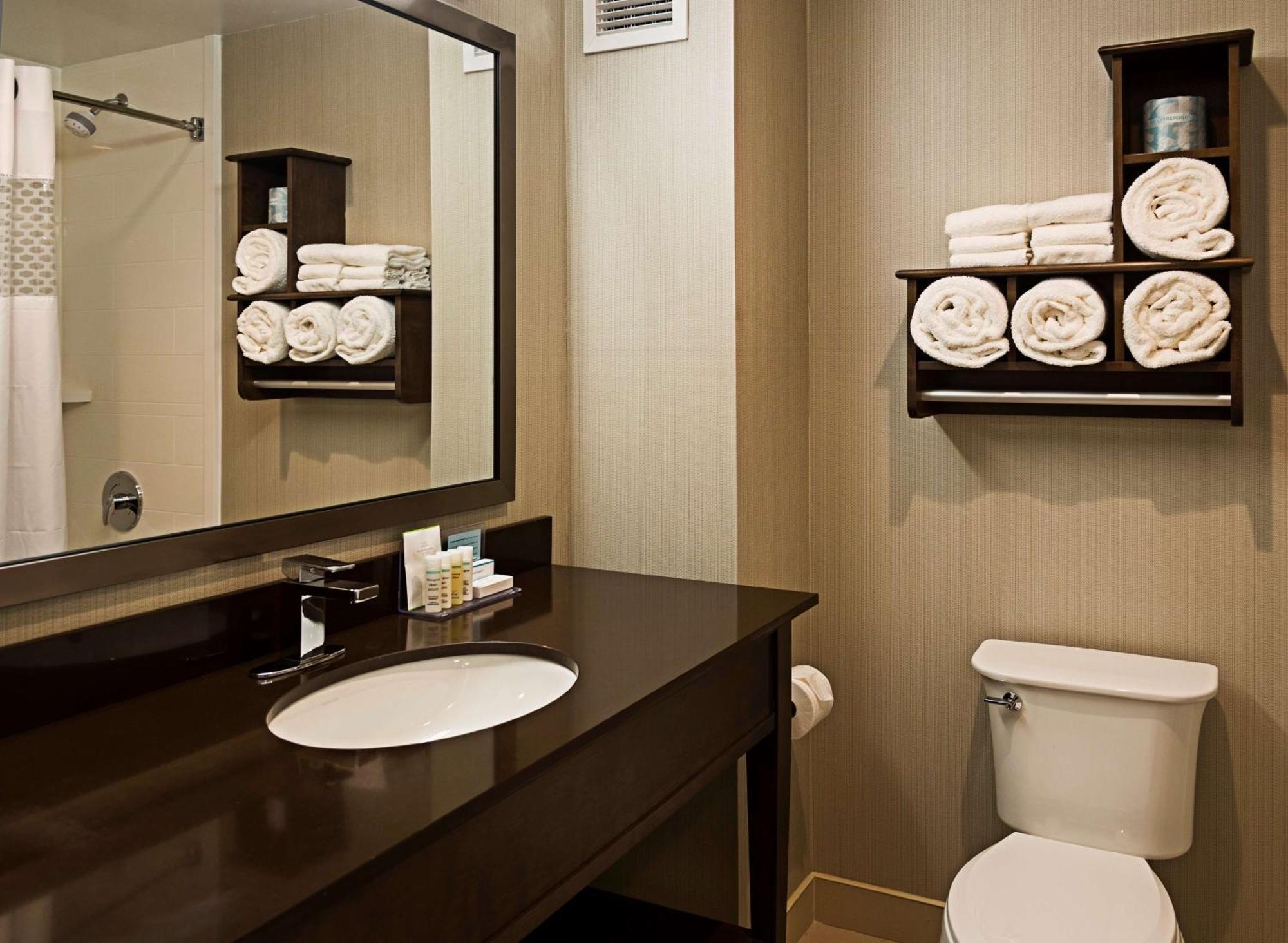 Hampton Inn By Hilton Ottawa Airport エクステリア 写真