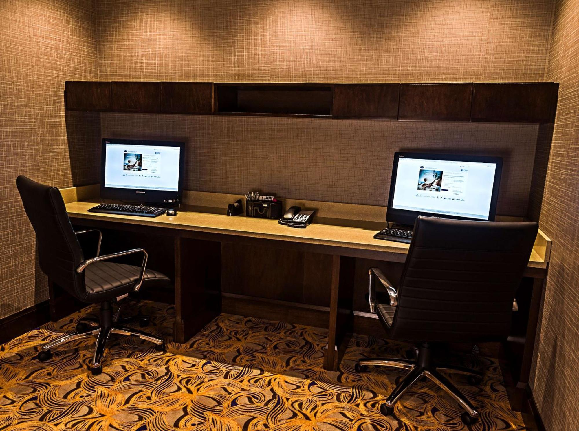 Hampton Inn By Hilton Ottawa Airport エクステリア 写真